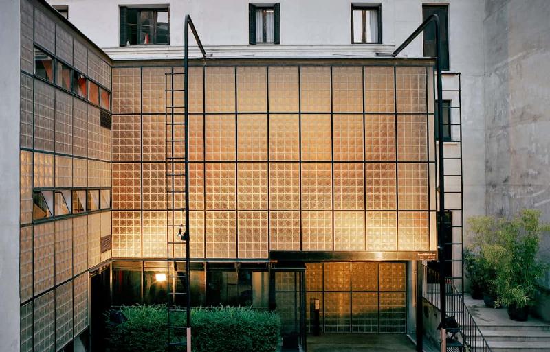 La Maison de Verre de Chareau et Bijvoet, une œuvre emblématique de l'architecture moderne